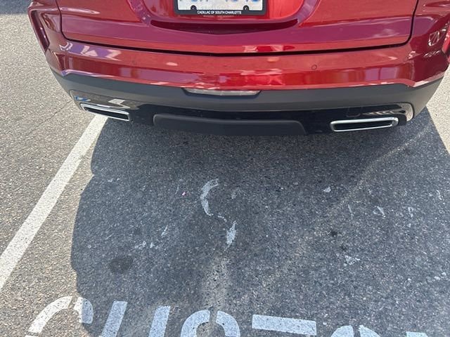 Used 2024 Cadillac XT4 Premium Luxury w/ Technology Package FWD image 5