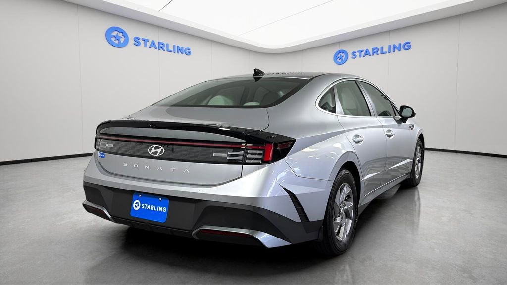 Used 2025 Hyundai Sonata SE image 9
