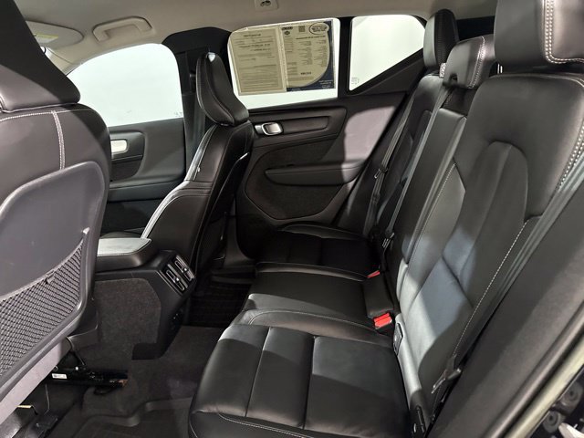 Used 2022 Volvo XC40 T5 Momentum AWD/4WD image 17