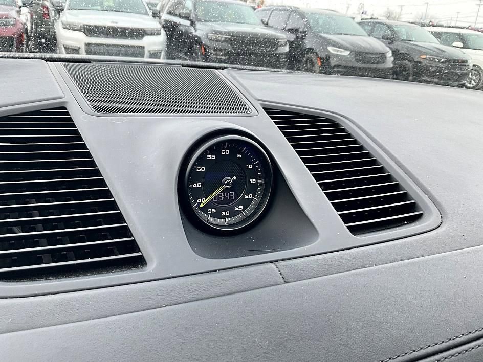 Used 2020 Porsche Cayenne Turbo S image 18