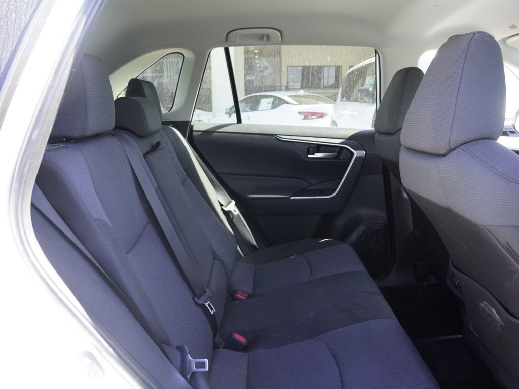 Used 2025 Toyota RAV4 XLE image 20