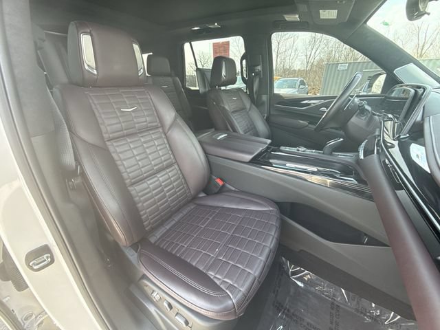 Used 2023 Cadillac Escalade V w/ Heavy-Duty Trailer Package AWD/4WD image 25