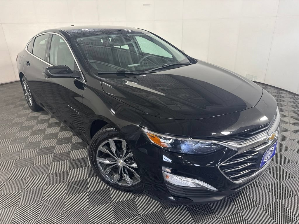 Used 2021 Chevrolet Malibu LT FWD image 2