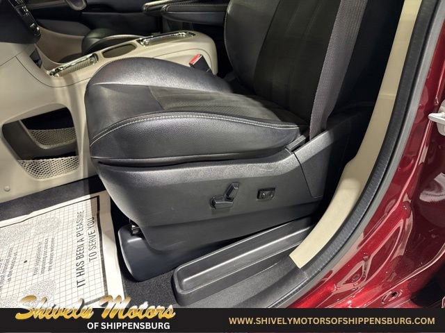 Used 2019 Dodge Grand Caravan SXT image 14