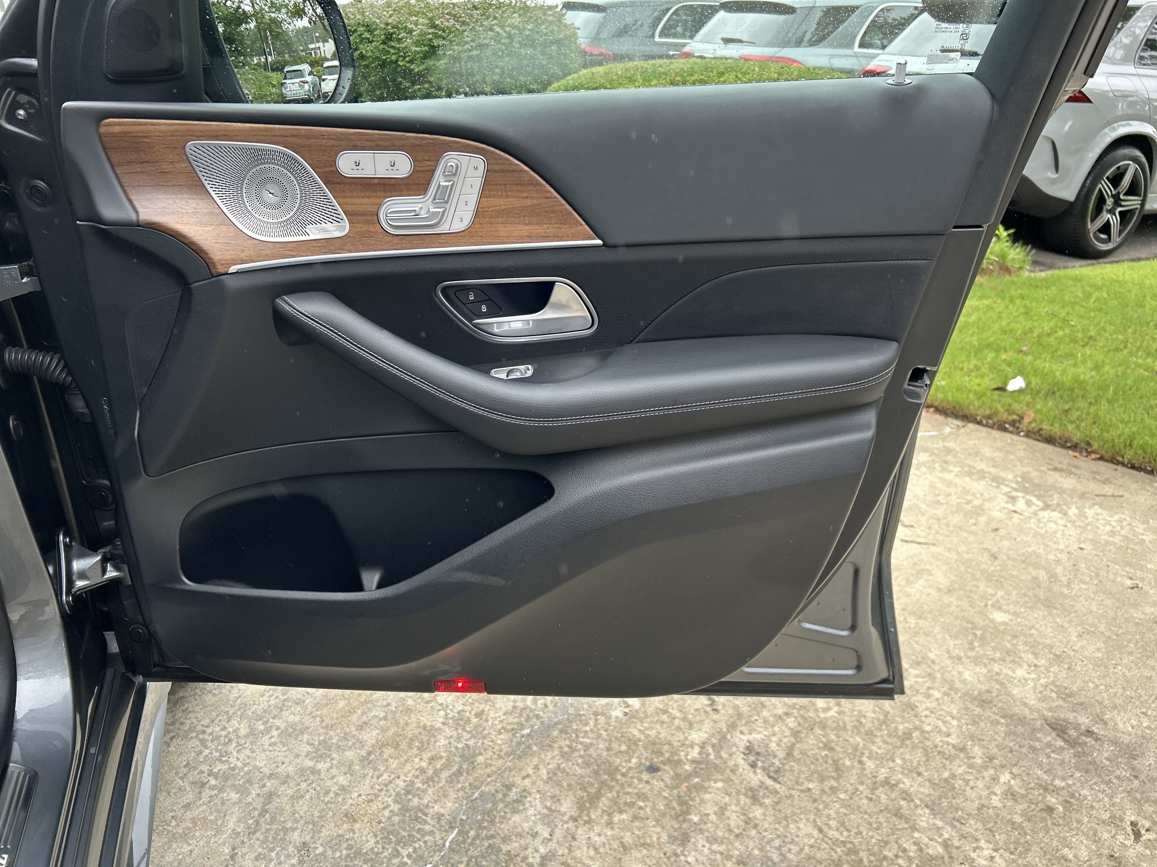 Certified 2025 Mercedes-Benz GLE 350 4MATIC image 46