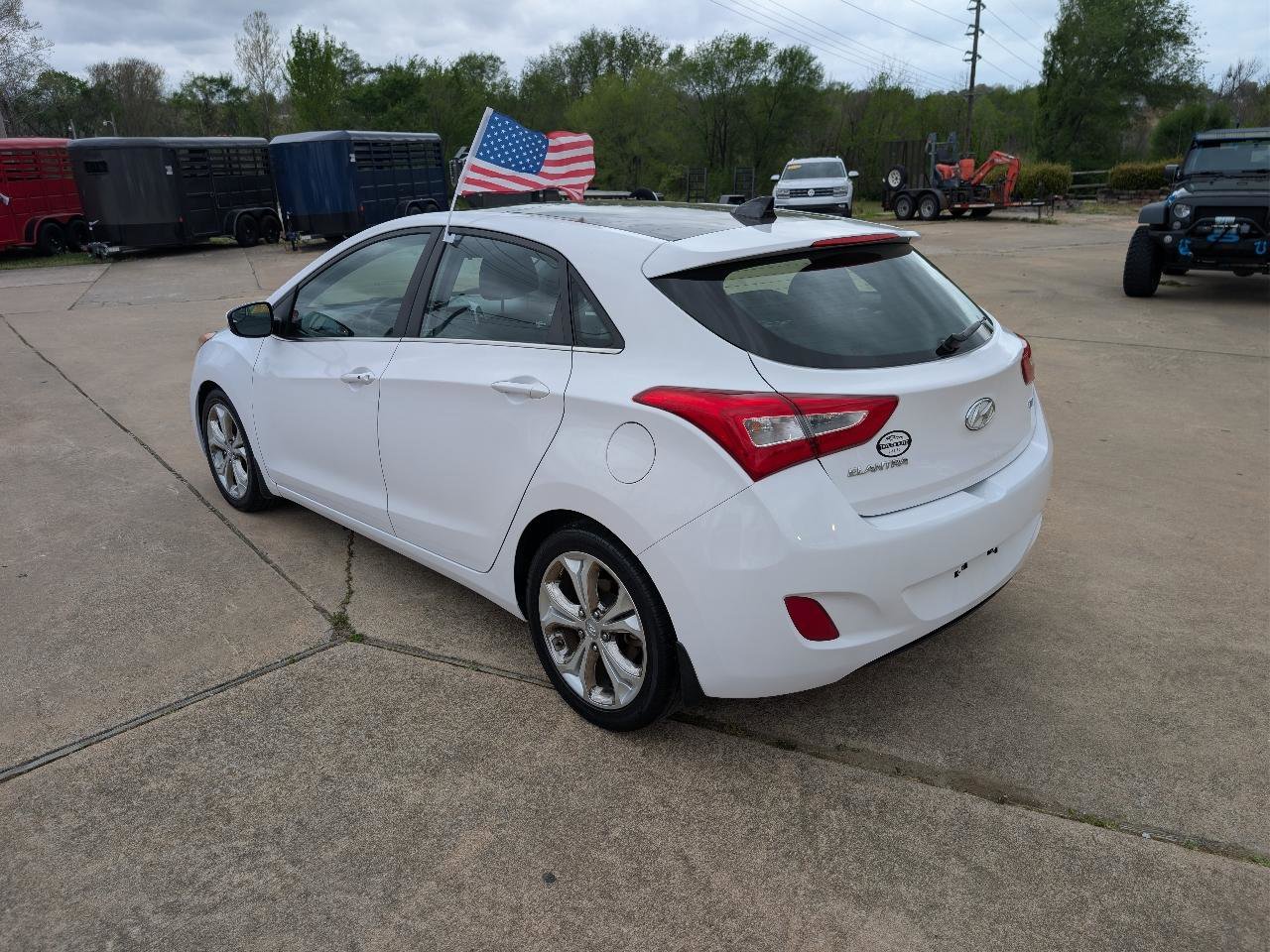 Used 2014 Hyundai Elantra GT w/ Option Group 03 image 7