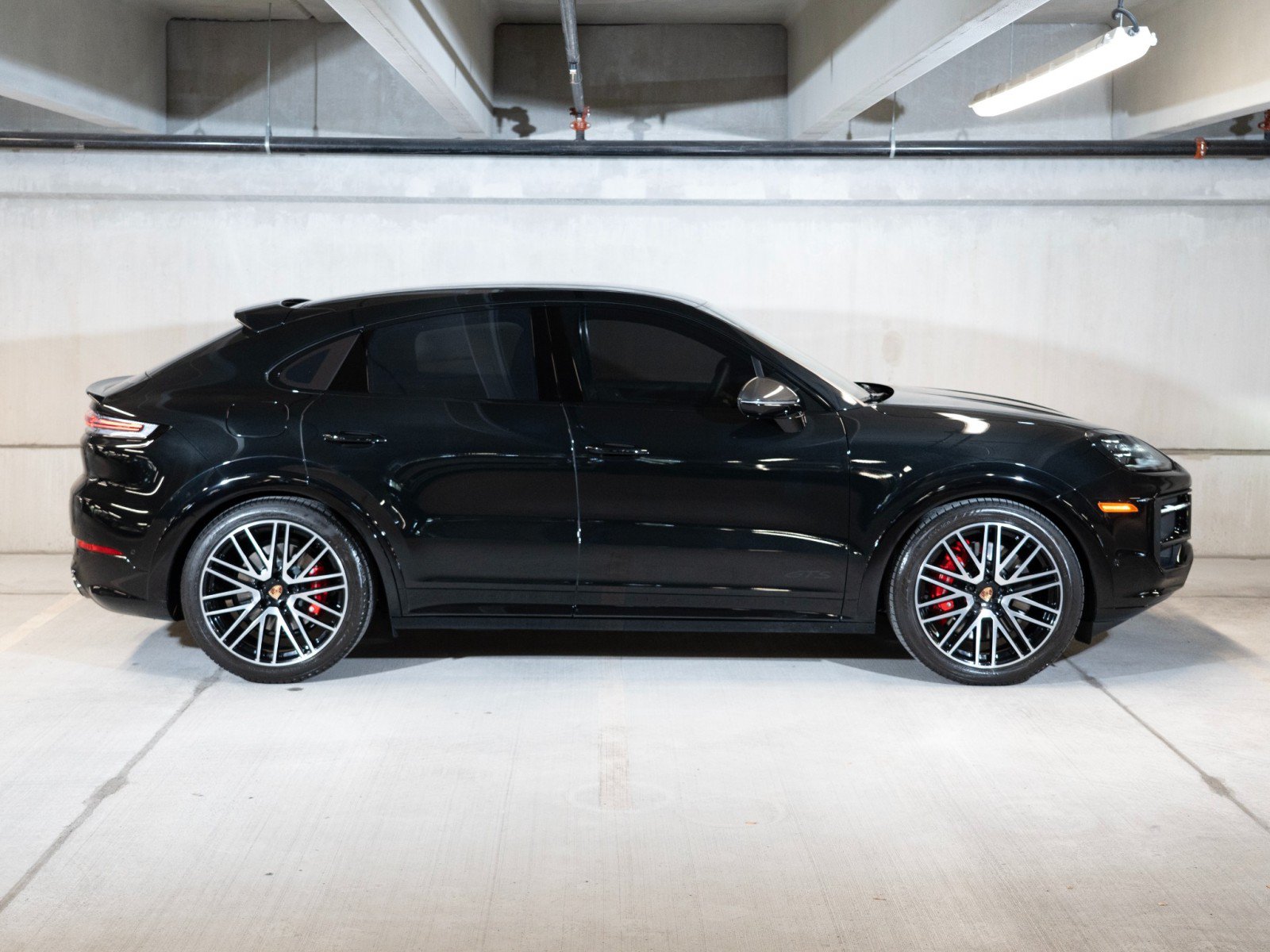 Used 2026 Porsche Cayenne GTS AWD/4WD image 8