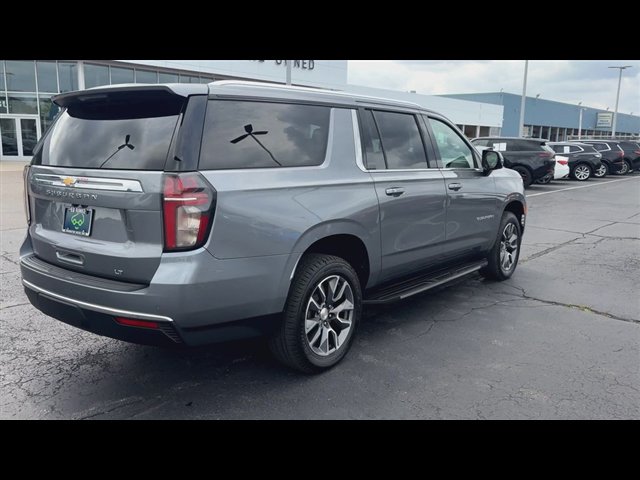 Certified 2021 Chevrolet Suburban LT w/ LT Signature Package AWD/4WD image 8