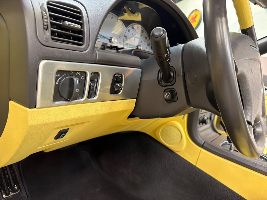 Used 2002 Ford Thunderbird RWD image 30