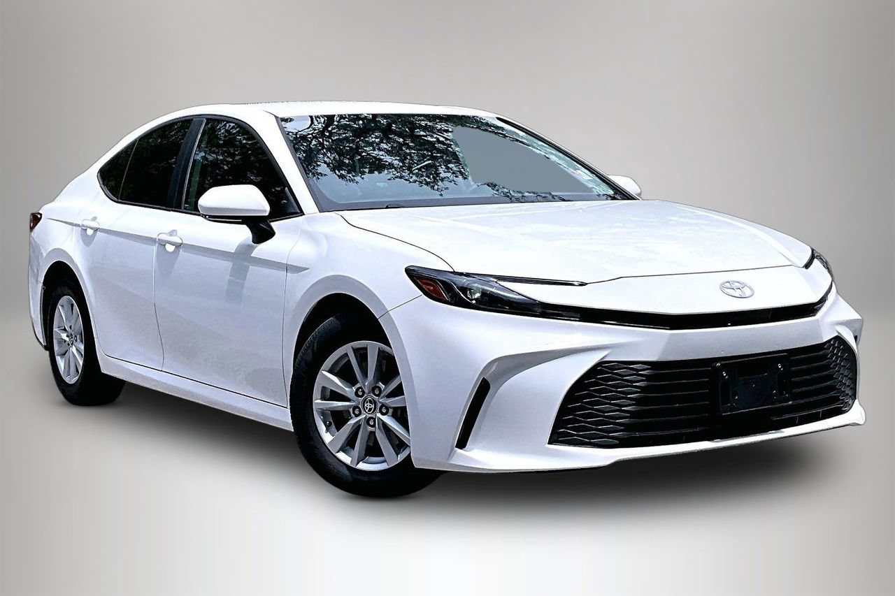 Used 2025 Toyota Camry LE FWD image 2