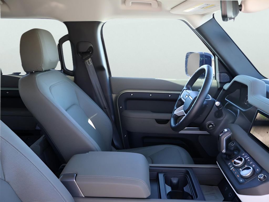 Used 2024 Land Rover Defender 110 SE image 9