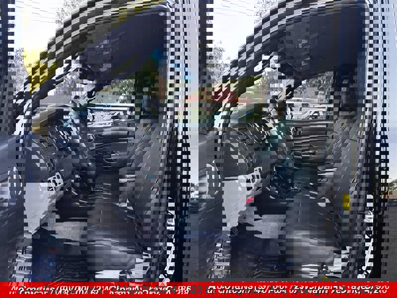 Used 2011 Toyota Tacoma PreRunner w/ SR5 Pkg #2 w/JBL Audio RWD image 6