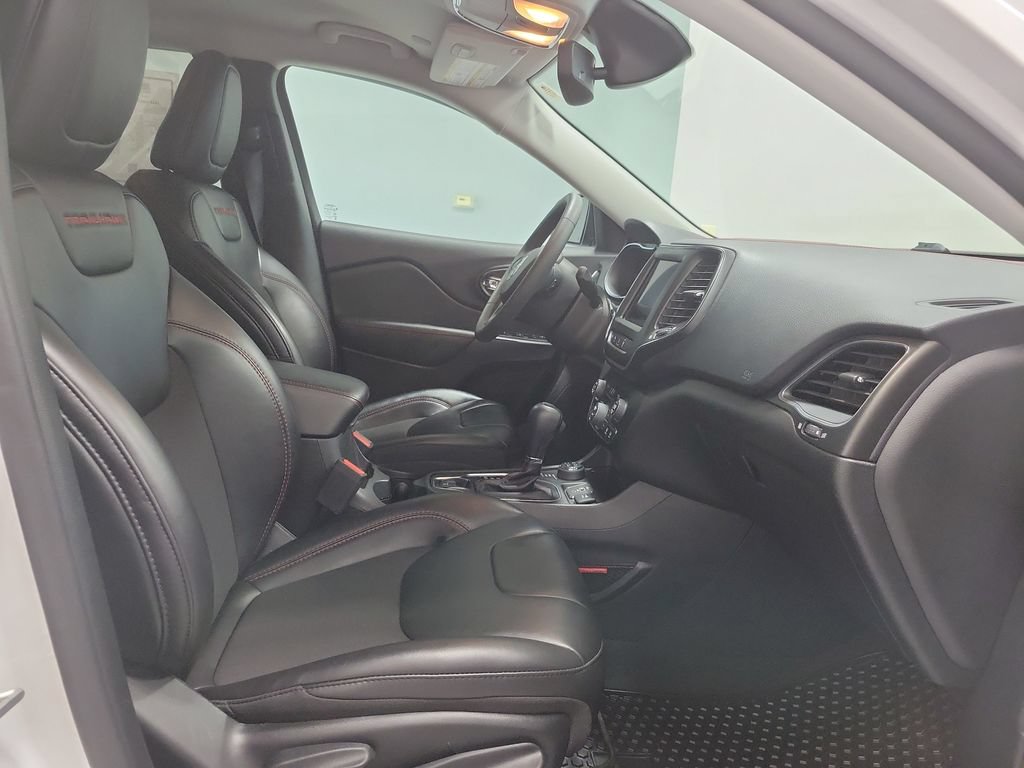 Used 2023 Jeep Cherokee Trailhawk AWD/4WD image 22