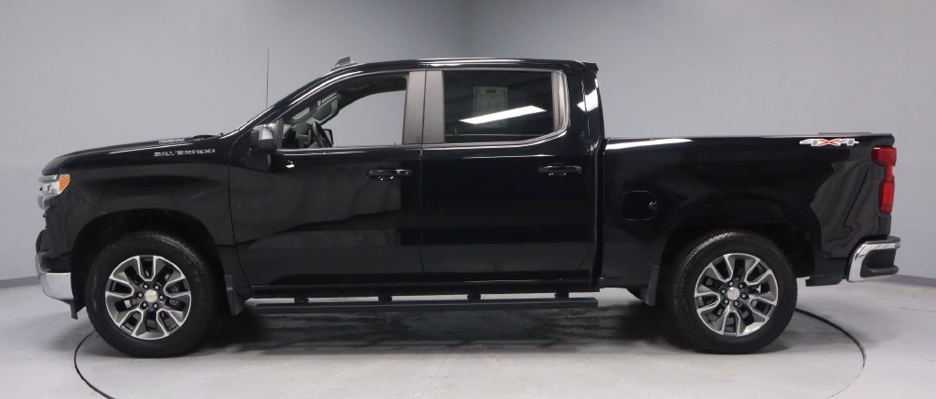 Used 2025 Chevrolet Silverado 1500 LT AWD/4WD image 6
