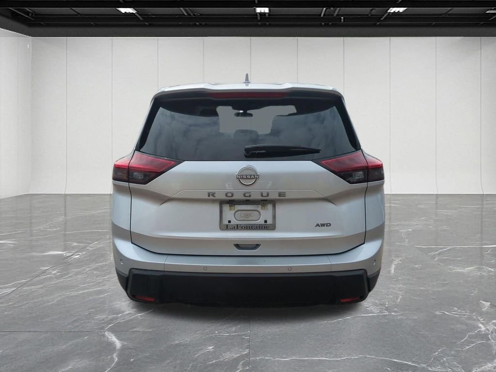 Used 2025 Nissan Rogue SV image 7