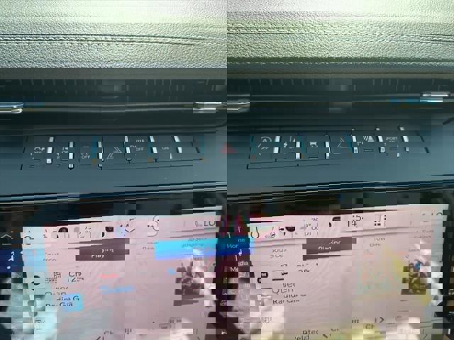 New 2026 Jeep Grand Cherokee Limited w/ Luxury Tech Group II image 39