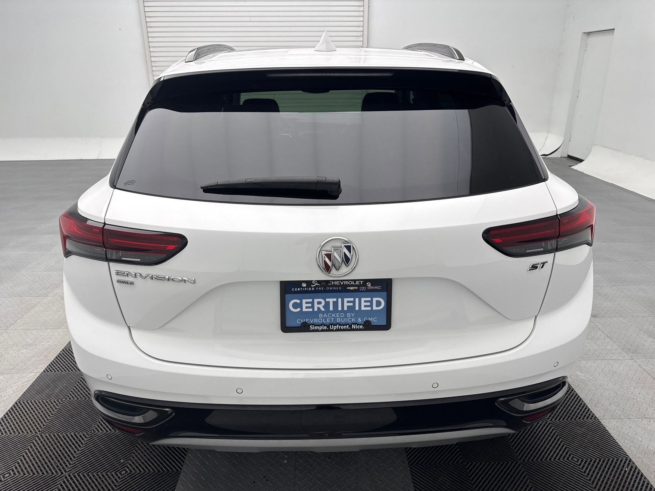 Certified 2022 Buick Envision Essence w/ Sport Touring Package image 9