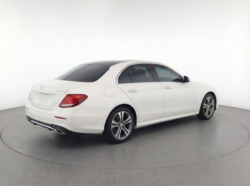 Used 2019 Mercedes-Benz E 300 4MATIC image 5