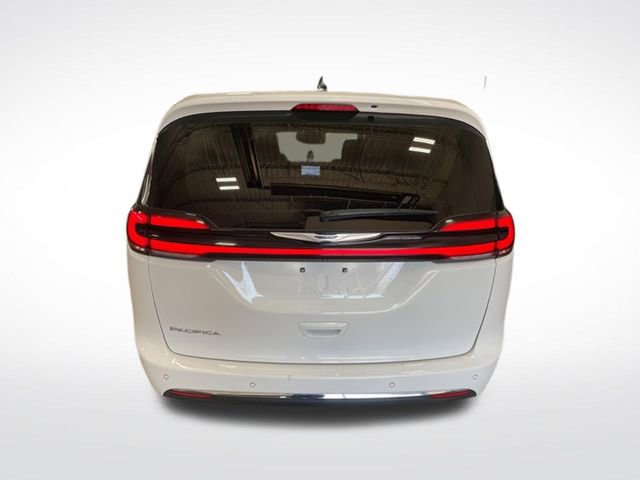 Used 2024 Chrysler Pacifica Touring-L FWD image 28