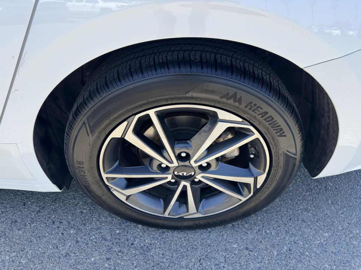 Used 2022 Kia Forte LXS FWD image 34