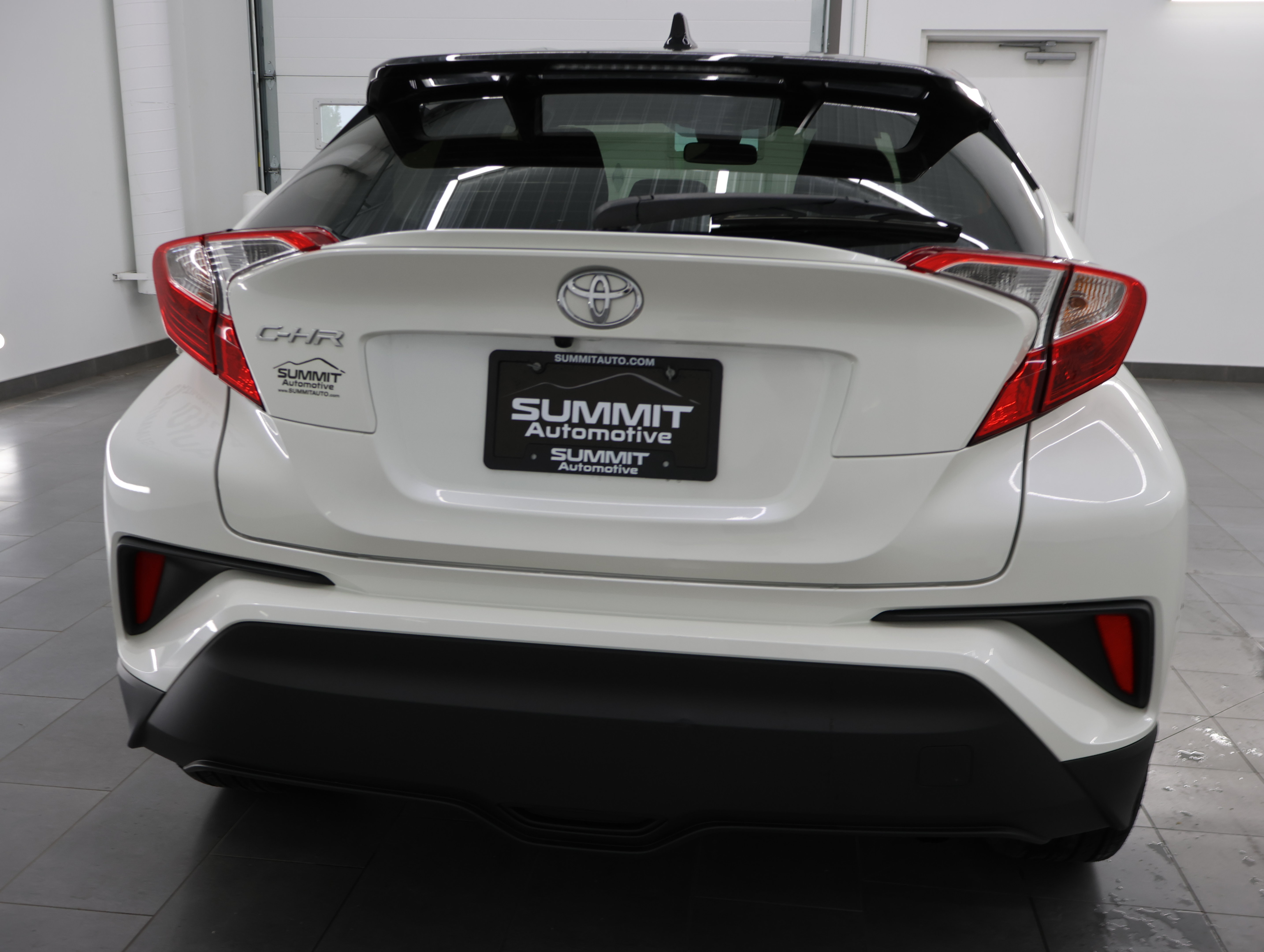 Used 2020 Toyota C-HR XLE FWD image 26