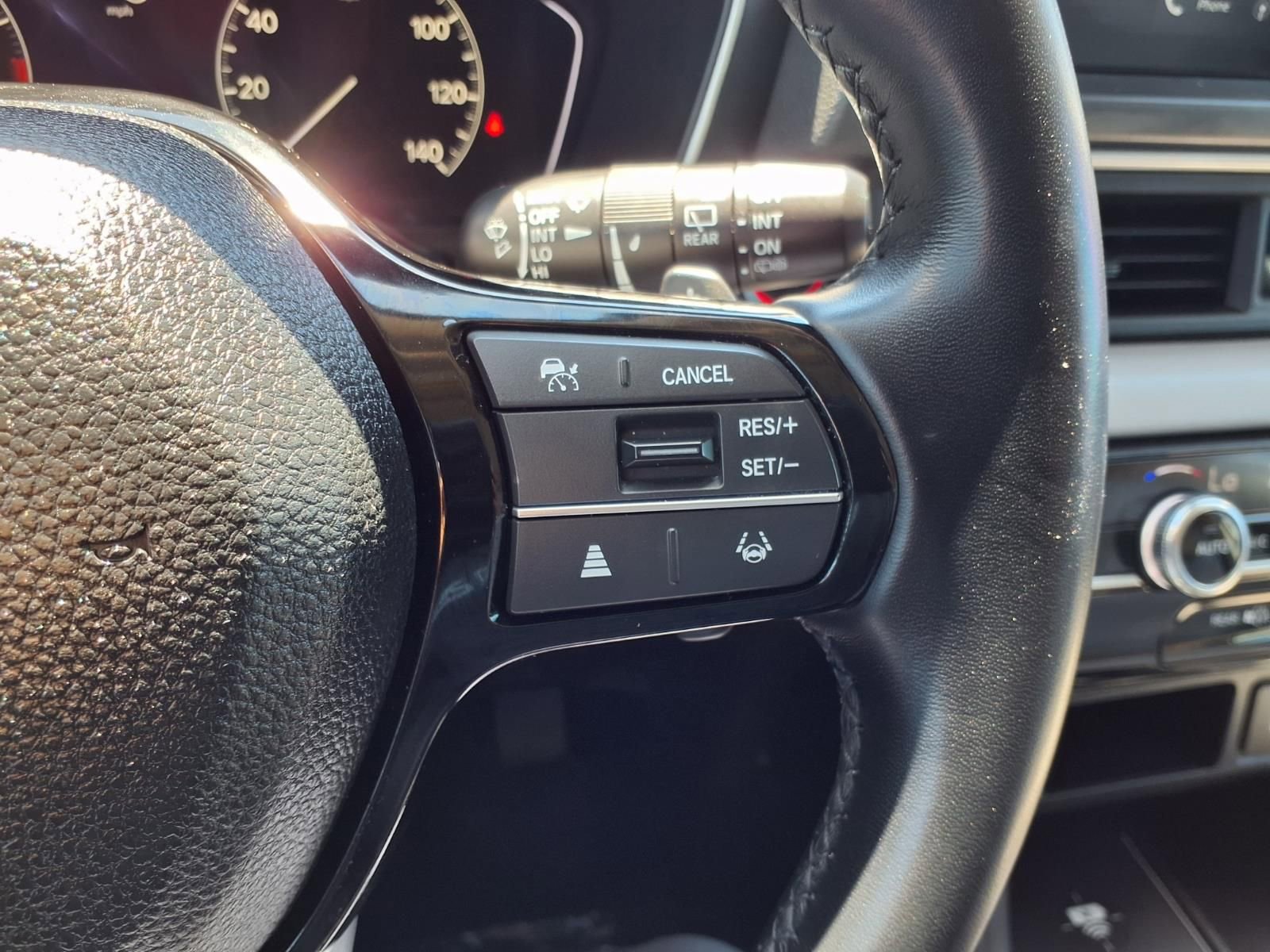 Used 2025 Honda Pilot EX-L image 16