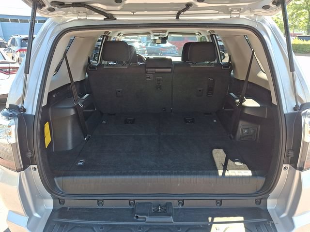 Used 2022 Toyota 4Runner SR5 AWD/4WD image 31