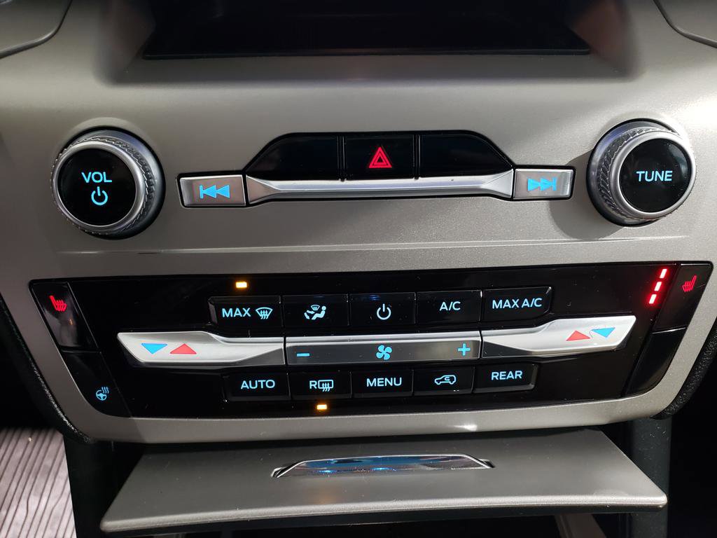 Used 2022 Ford Explorer XLT w/ Equipment Group 202A image 20