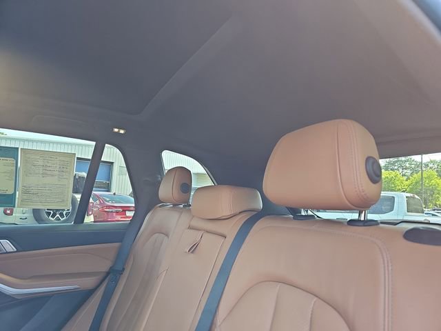 Used 2021 BMW X5 xDrive40i w/ Parking Assistance Package image 15