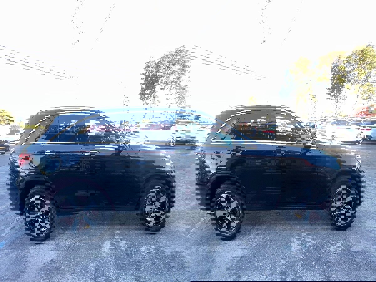 Used 2019 Mercedes-Benz GLC 350e 4MATIC image 4