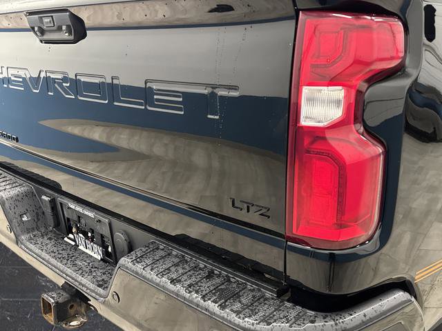 Used 2022 Chevrolet Silverado 2500 LTZ w/ LTZ Plus Package image 34