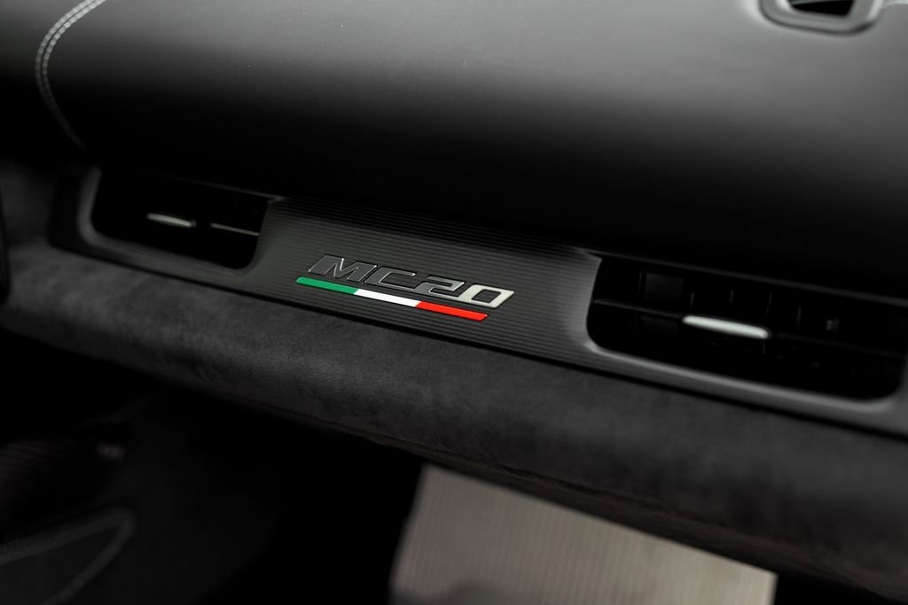 Used 2023 Maserati MC20 Spyder RWD image 20