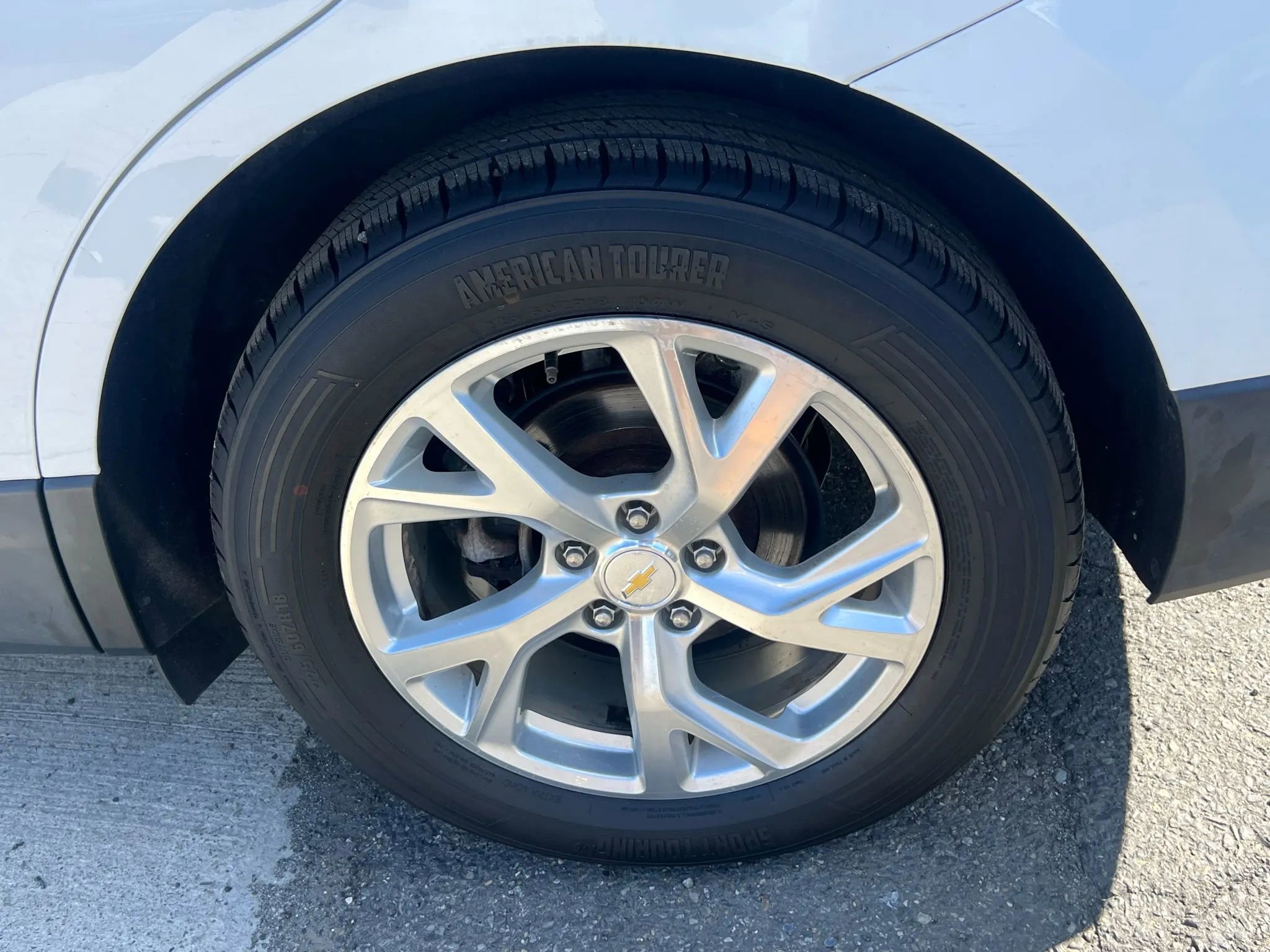 Used 2018 Chevrolet Equinox Premier w/ LPO, Cargo Package AWD/4WD image 11