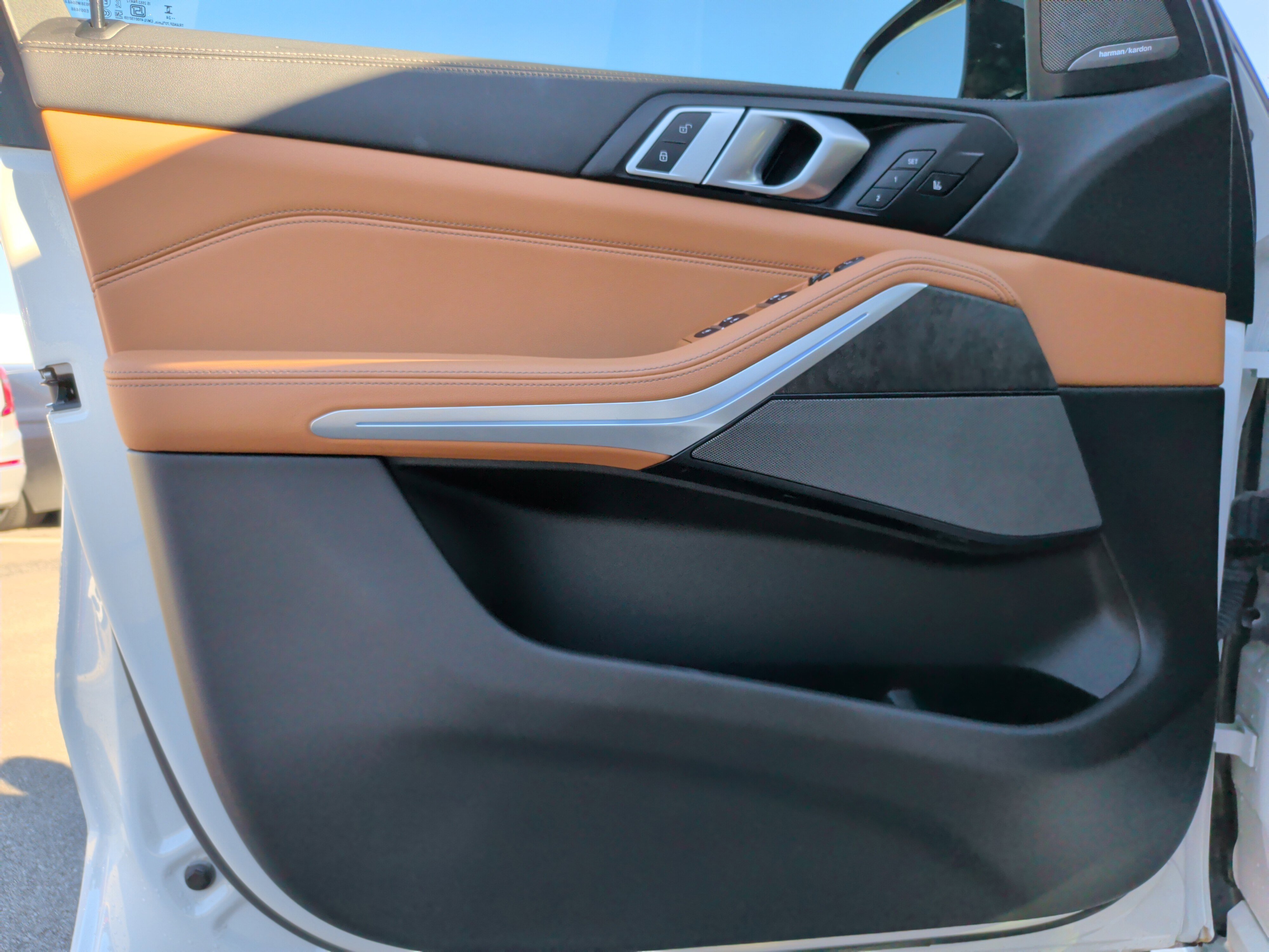 Certified 2025 BMW X5 xDrive40i w/ M Sport Package image 28