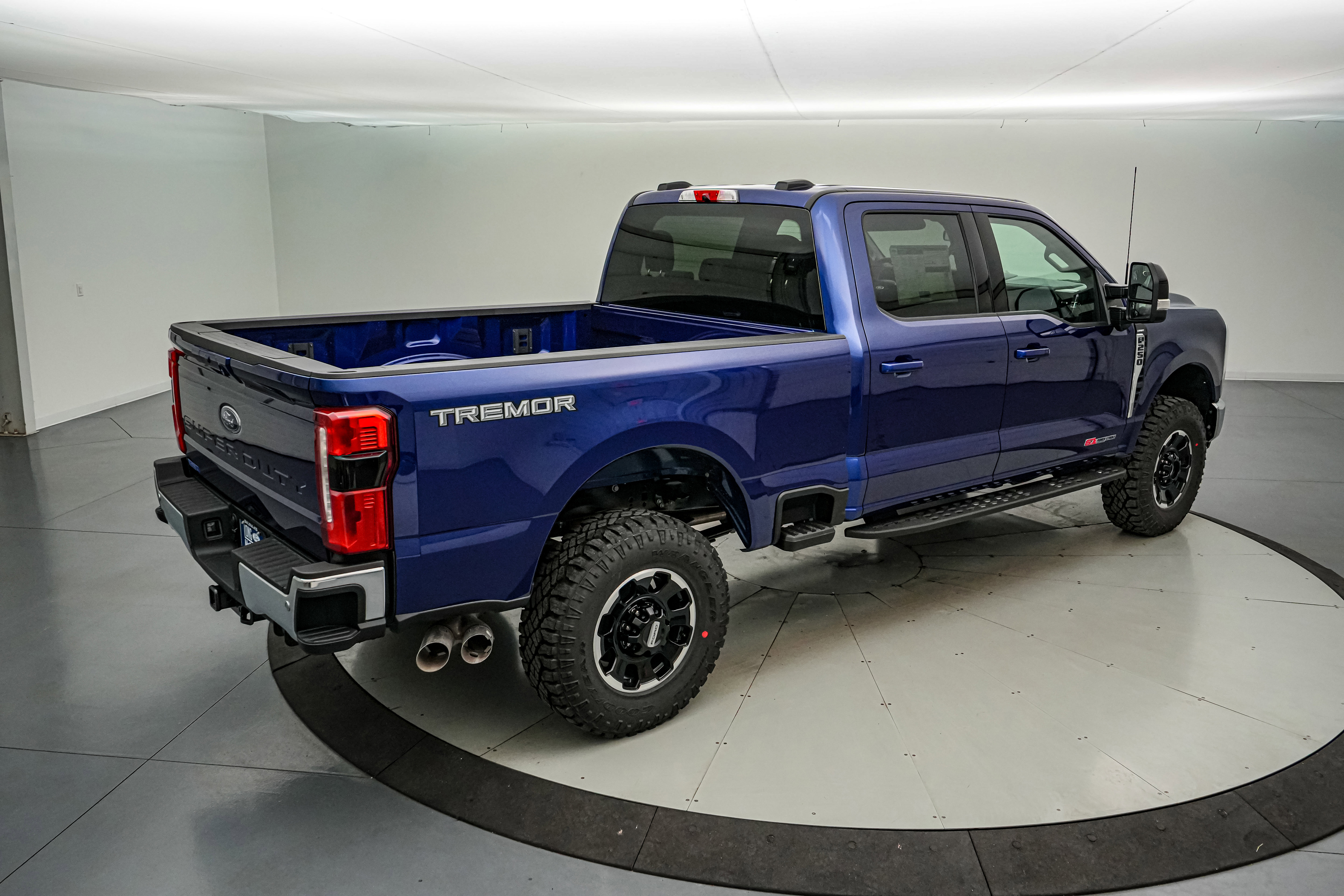 New 2026 Ford F250 Lariat w/ Tremor Off-Road Package image 4