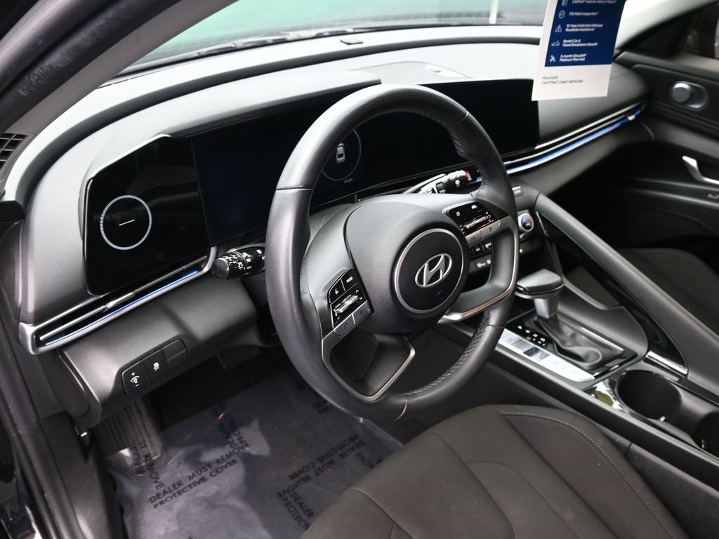 Used 2024 Hyundai Elantra SEL w/ Convenience Package image 10