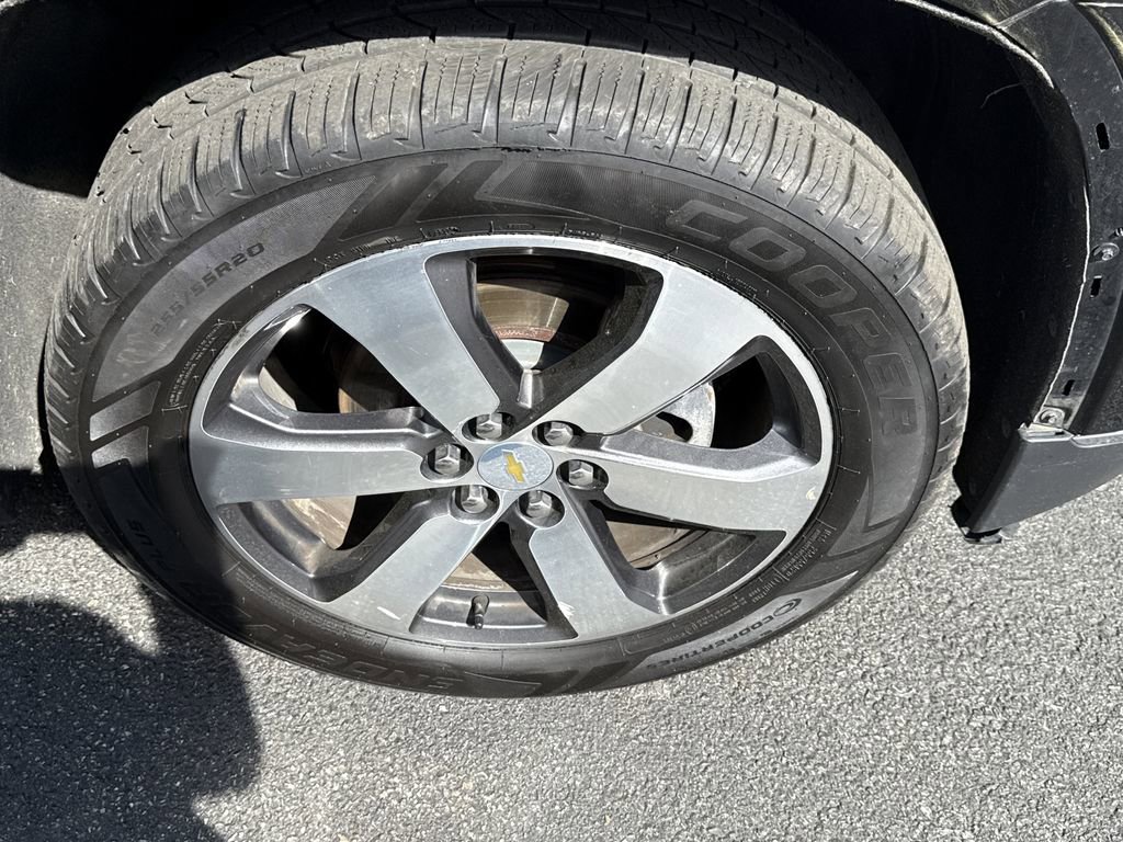 Used 2019 Chevrolet Traverse LT w/ LT Premium Package AWD/4WD image 7