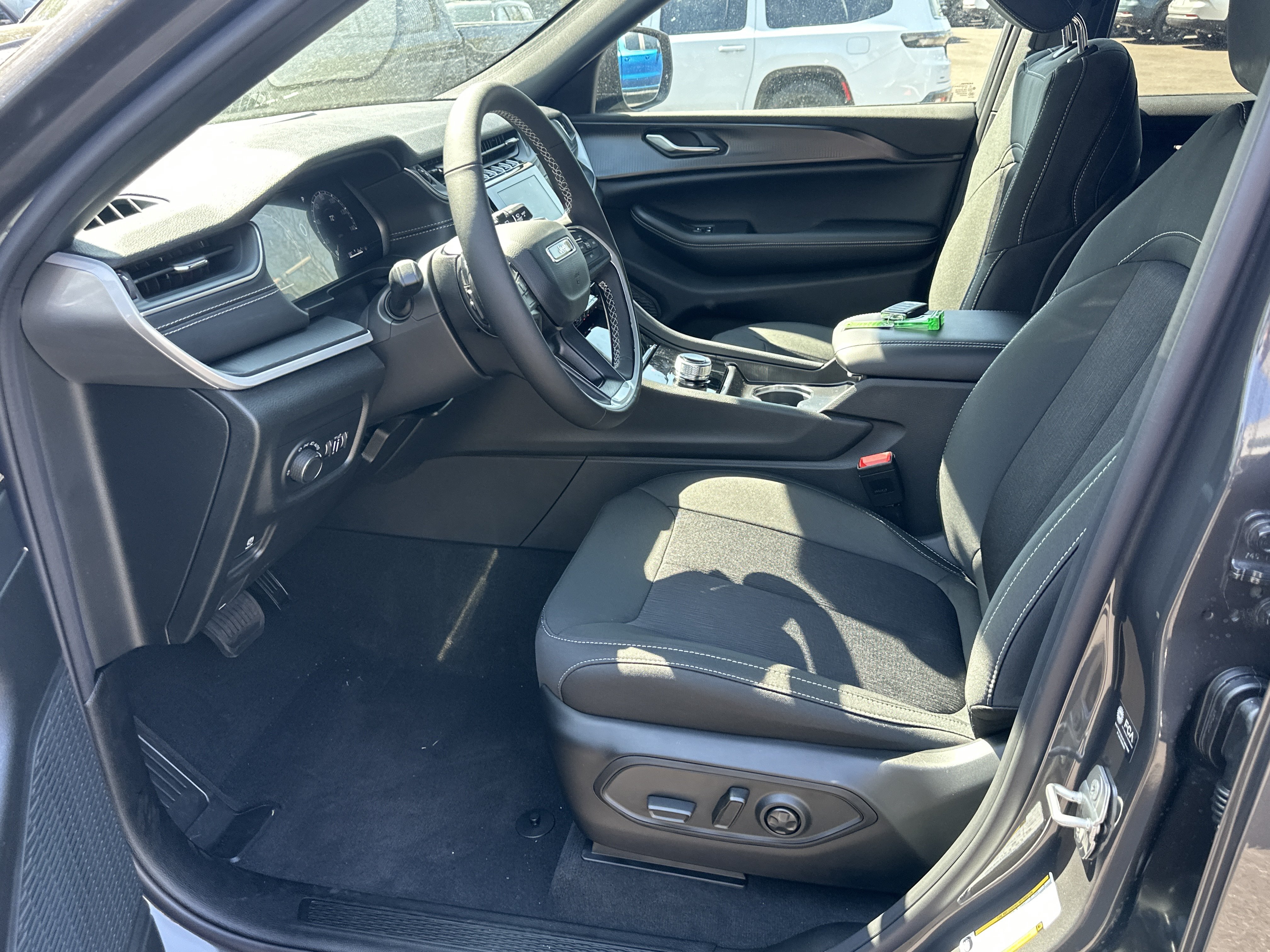 New 2026 Jeep Grand Cherokee Laredo X AWD/4WD image 26