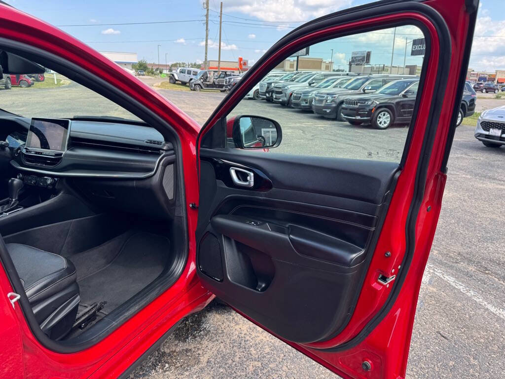 Used 2023 Jeep Compass Limited image 51