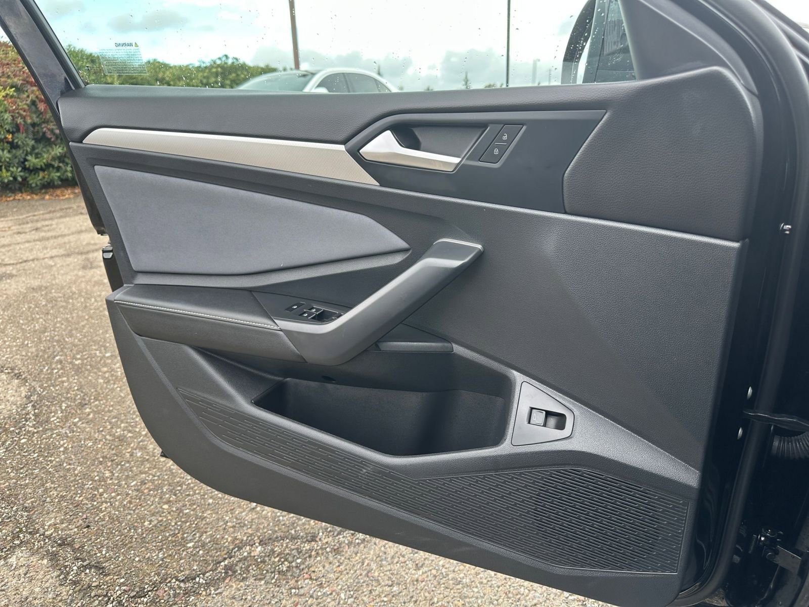 Used 2025 Volkswagen Jetta SE image 20