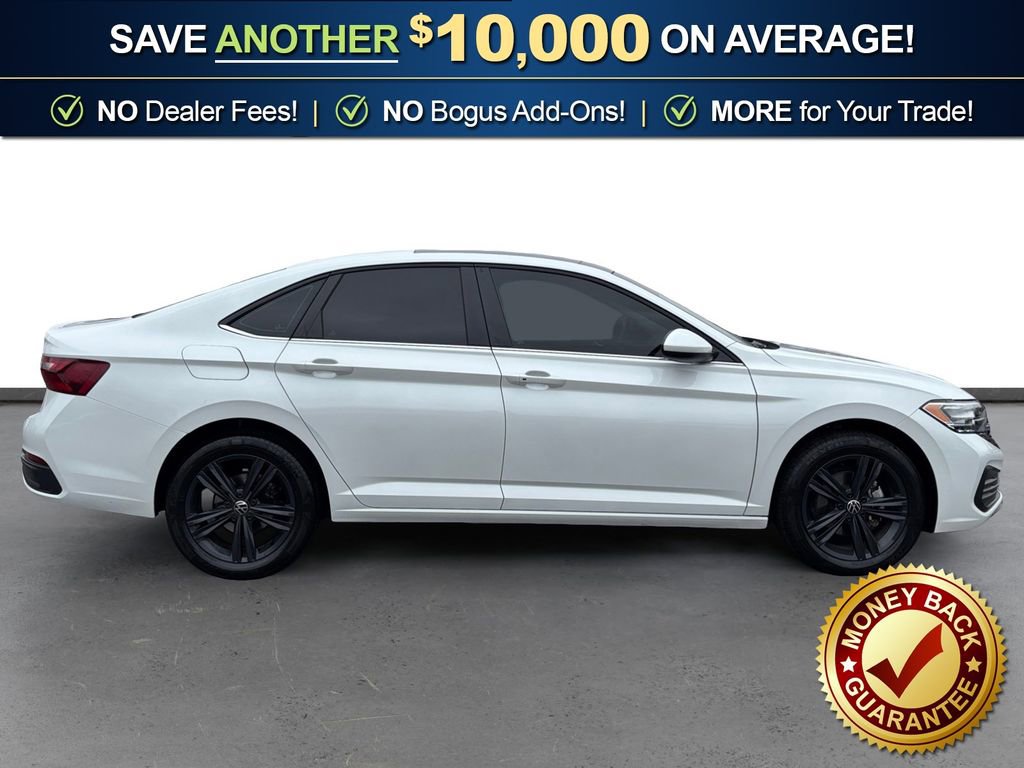 Used 2024 Volkswagen Jetta SE w/ Panoramic Sunroof Package image 8