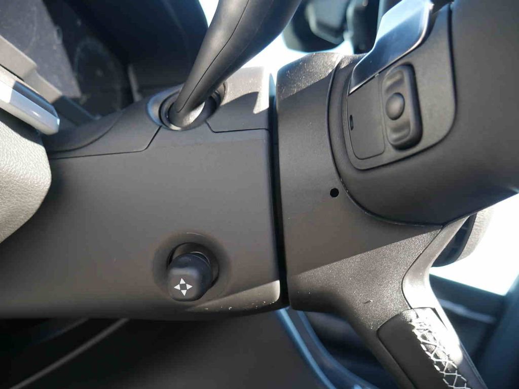 New 2025 Jeep Grand Cherokee Limited w/ Luxury Tech Group II image 30