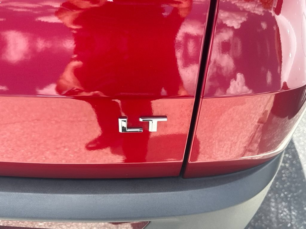 Used 2024 Chevrolet Traverse LT w/ Trailering Package AWD/4WD image 12