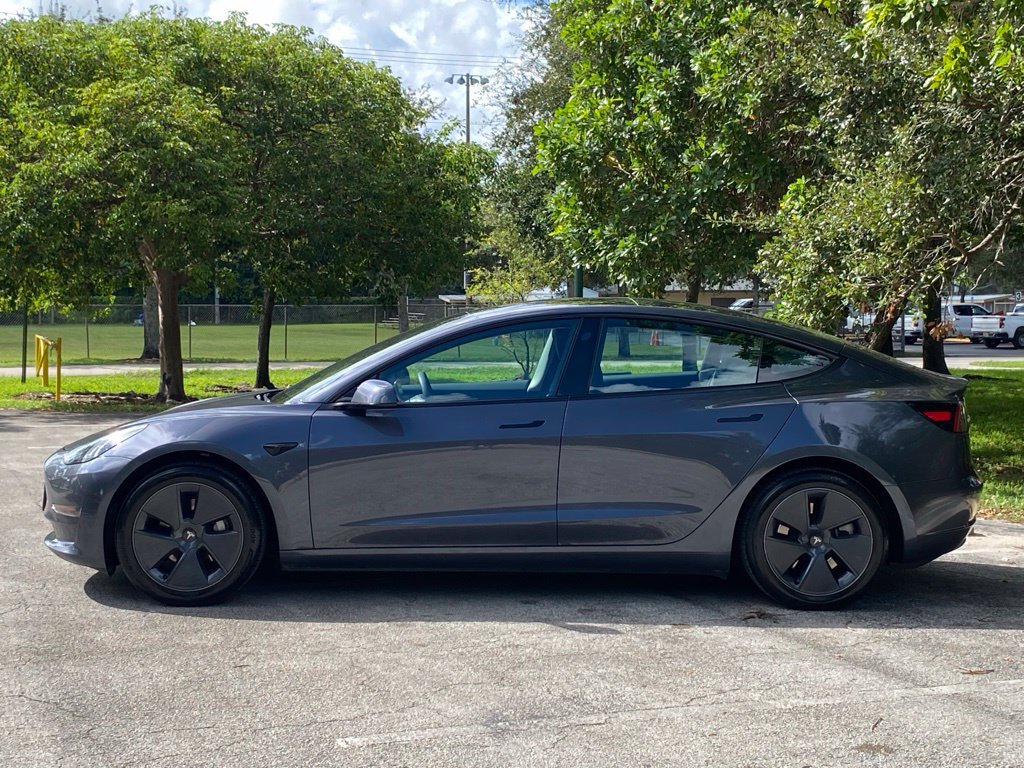 Used 2023 Tesla Model 3 Standard Range RWD image 5