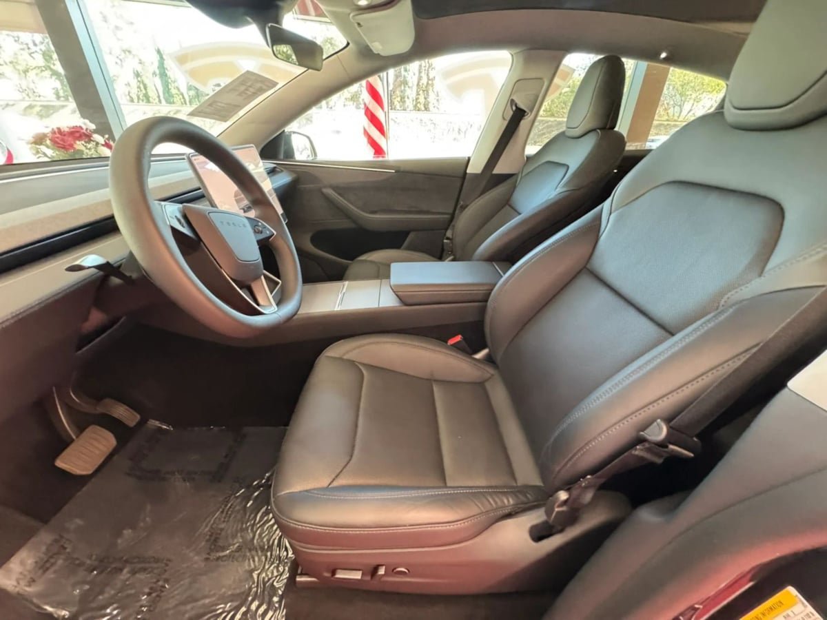Used 2026 Tesla Model Y AWD image 12
