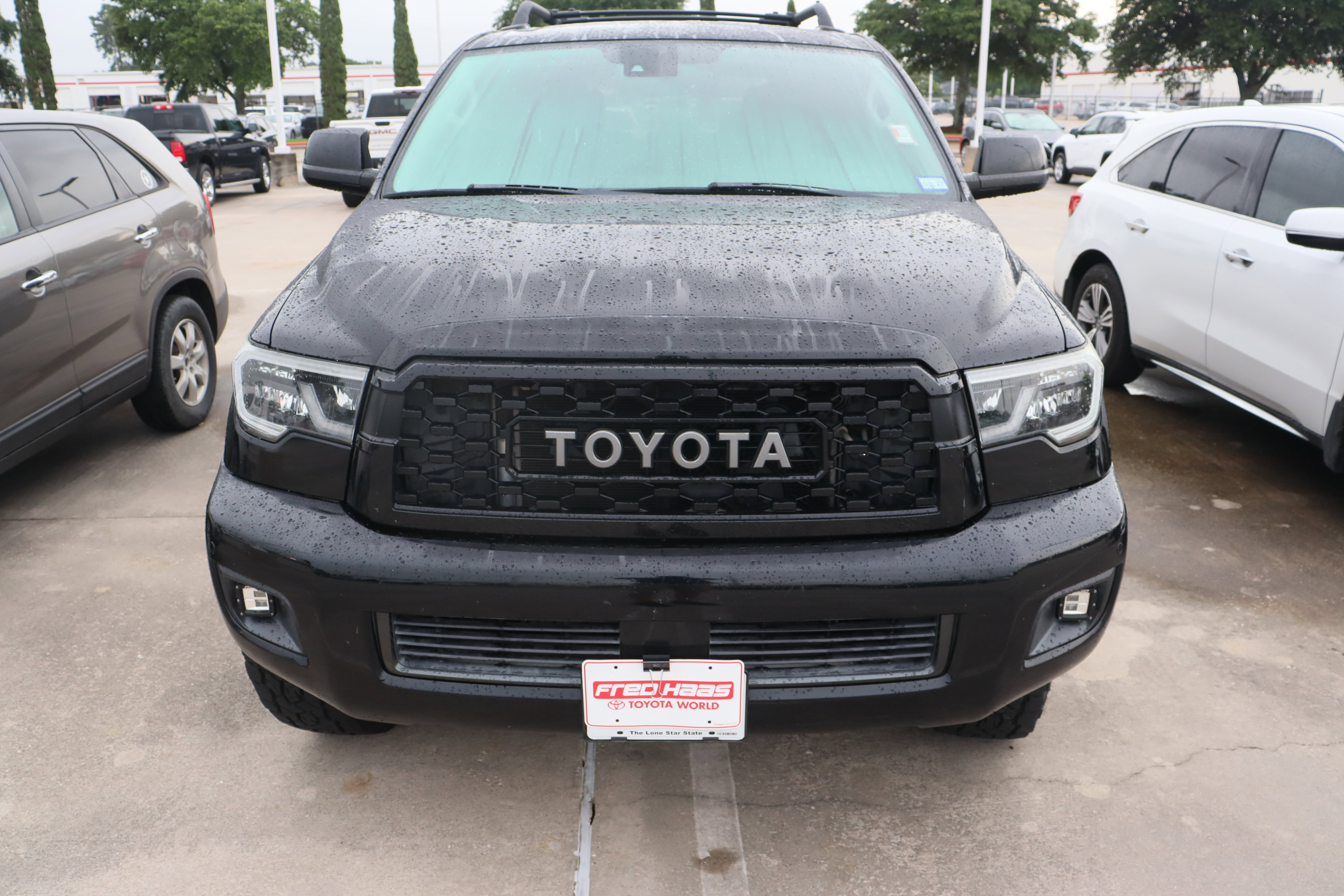 Used 2020 Toyota Sequoia TRD Pro AWD/4WD image 4