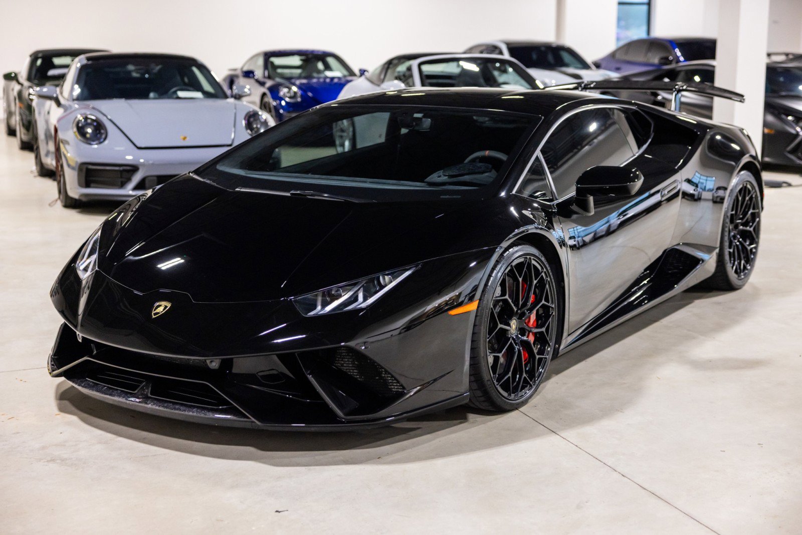 Used 2018 Lamborghini Huracan Performante AWD/4WD image 12