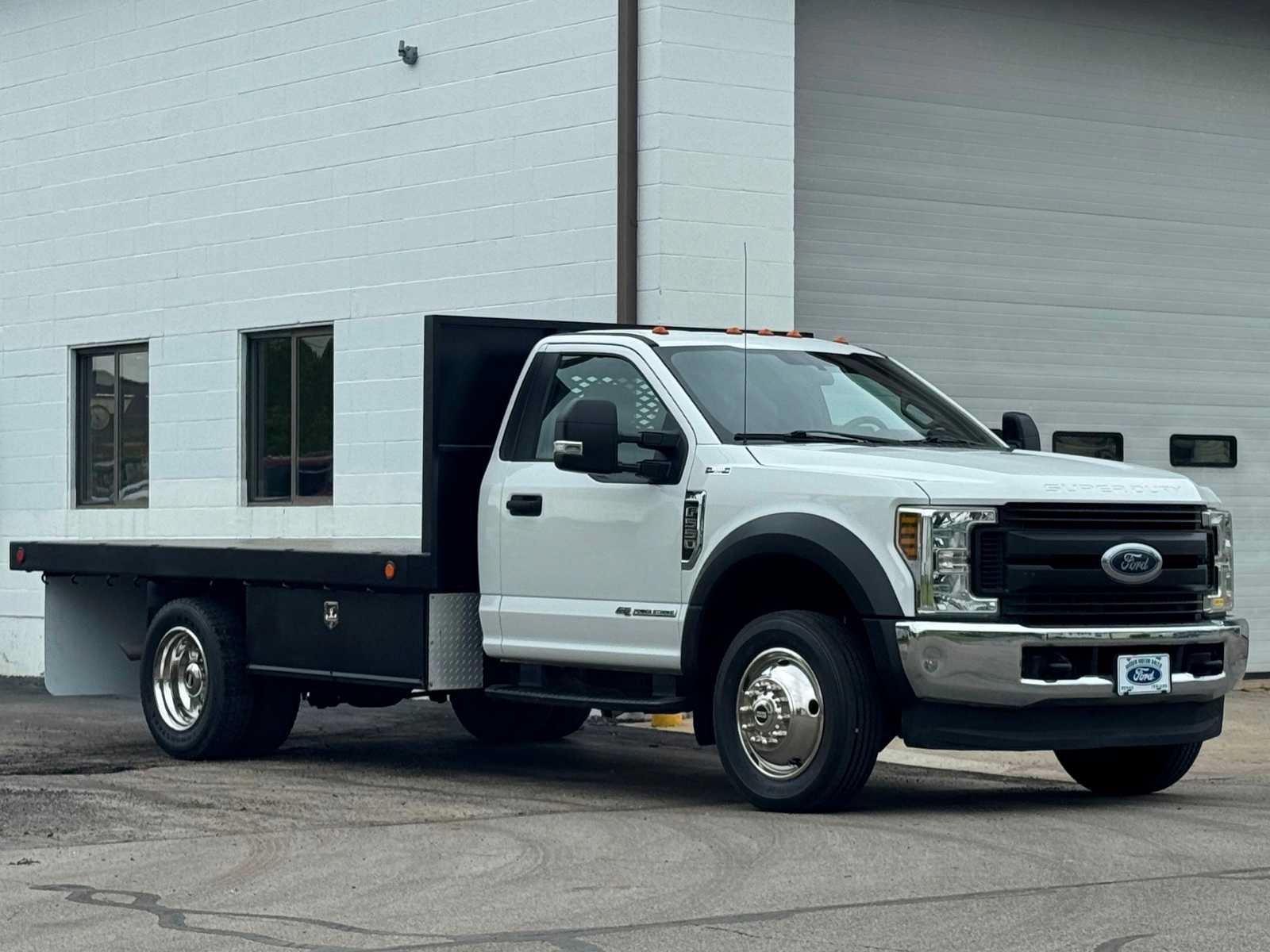 Used 2018 Ford F550 4x4 Regular Cab Super Duty image 2