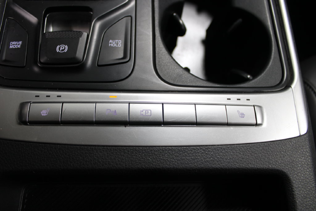 Used 2025 Kia Carnival FWD image 44