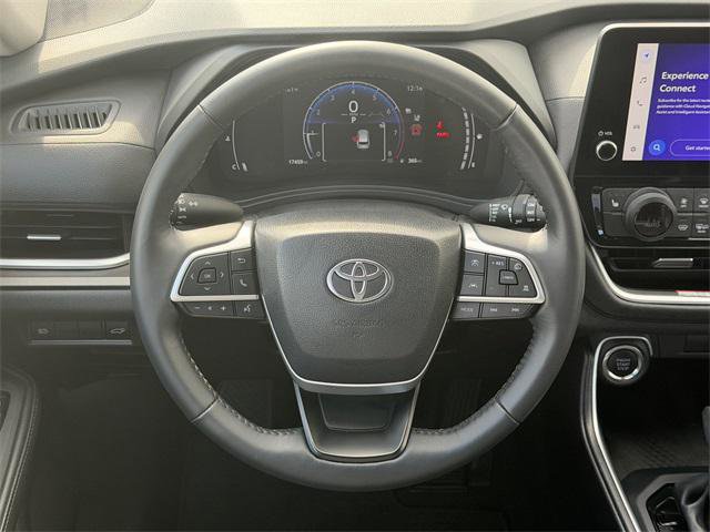 Certified 2025 Toyota Grand Highlander FWD image 12